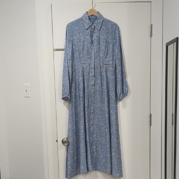 Chic Blue Patterned Long Sleeve Dress - Picture 2 of 2